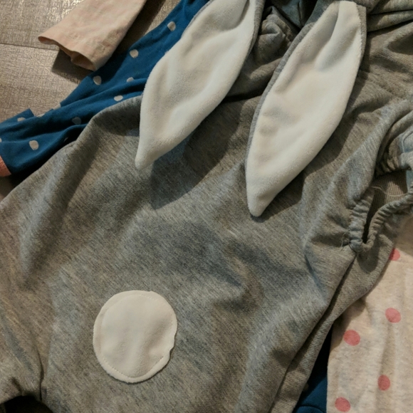 Baby Footed Onsies Size 6-9 Months - Picture 3 of 8